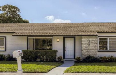 Ridgeway Villa - Revel in Sunlit Living with Backyard Gazebo & Pool - Foto 4