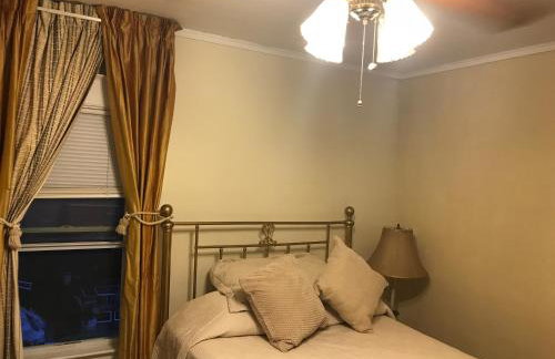 Room - Airport, Eastman Dental, UofR & Medical Ctr at Strong Hospital-Professionals Welcomed - Foto 8