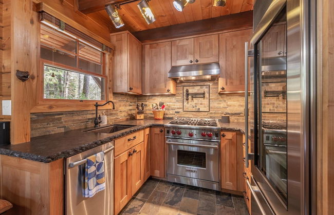 Cozy Pet Friendly Cabin in Lake Tahoe by Sierra Getaways - Foto 7