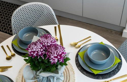 Newly Refurbished 2 Bed Flat - Photo 15