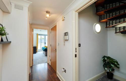 Cosy Emerald Suite - Two Story Duplex Apartment - Balcony - Contractors - Family - City Centre - Broadway Plaza - Five Ways - Sleeps 6 - Foto 13