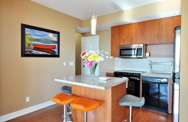 Condos with Parking & Gorgeous View - Foto 14