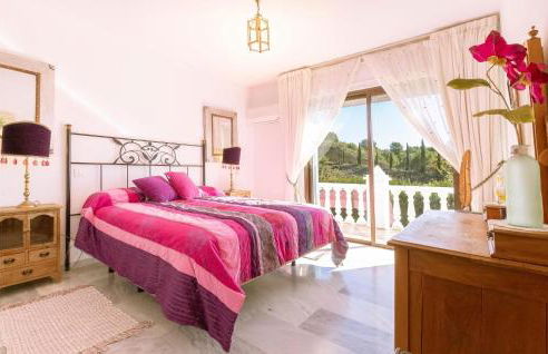 Lilia Barajas - Photo 9