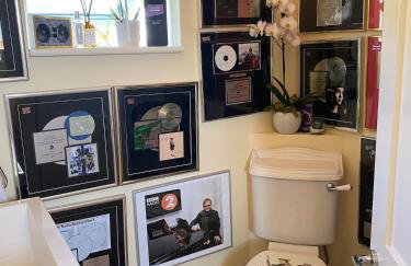 Upper House Stunning Country Home - Photo 60