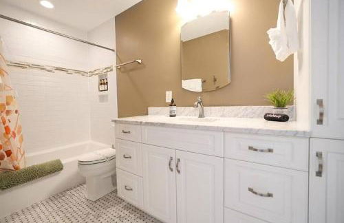 Sunset Point Pool House Close to Duke University - Foto 73