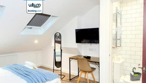 Spacious 5BR Family Home By WillCo Property Short Lets & Serviced Accommodation Derby With Games & Perfect For Contractors - Foto 2, towels