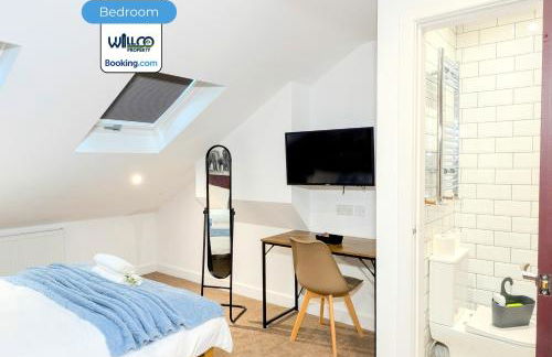 Spacious 5BR Family Home By WillCo Property Short Lets & Serviced Accommodation Derby With Games & Perfect For Contractors - Foto 2