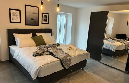 FeWo - EG Apartment Mosel- & Weinquartier, Terrasse, Parkplatz, moderne Küche bis 4 Personen - Foto 2