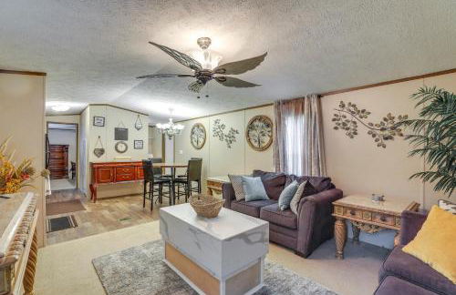 Bonneau Vacation Rental with Private Yard! - Foto 2