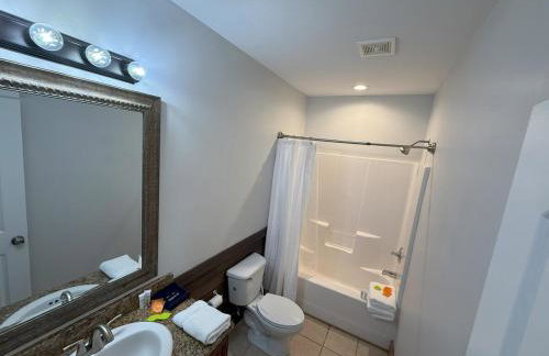 Spacious & Bright Lake Cabin, pet friendly, 8 beds - Foto 13