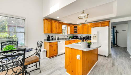 Richmond Home with Deck 1 Mi to Richmond Raceway! - Foto 2