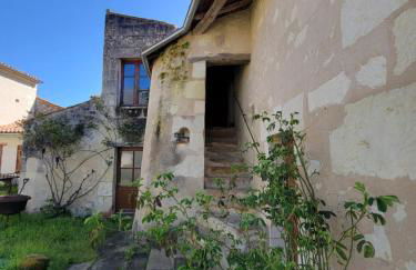 Yourte d'intérieur d'une demeure du 18e siècle en Anjou entre vignes et châteaux - Foto 10