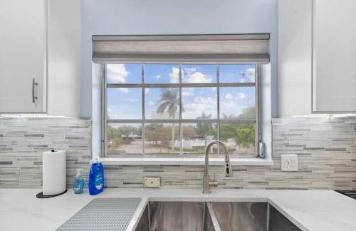 Las Olas & Beachside getaway with pool - Foto 24