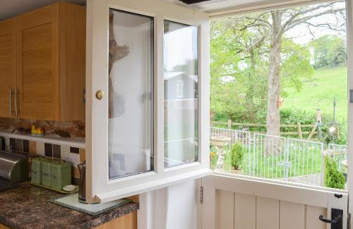 Fair Maid - Photo 13