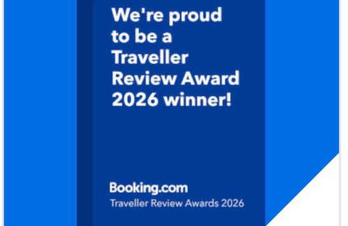 Bajo con jardín a pie de playa y piscina comunitaria con jacuzzi - Foto 3