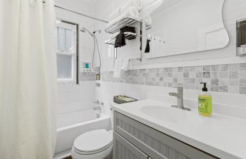 Cozy Downtown Seneca Bungalow - Foto 8