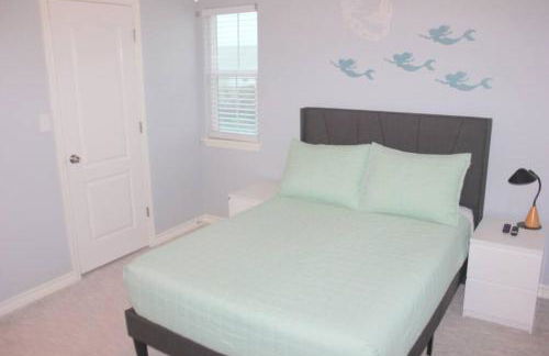 Spacious Home, Short Walk to Beach, Heated Pool! - Foto 34