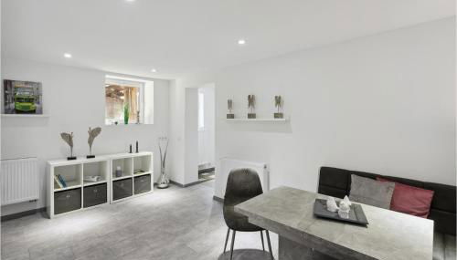 1 Bedroom Lovely Apartment In Nieheim - Foto 2