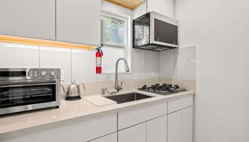 Scenic Retreat with Deck & Stunning Views in LA - Foto 4