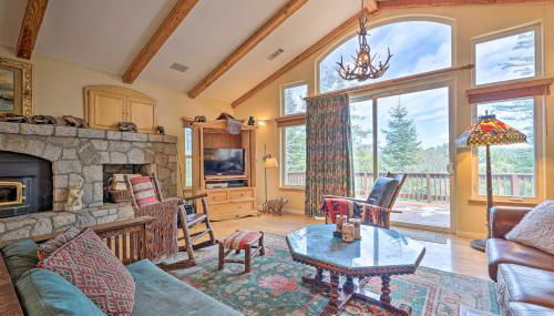 Wraparound Deck Woodland Cabin in Lake Arrowhead - Foto 1