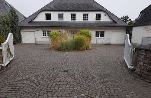 Wohnen im Souterrain einer Villa - Foto 1