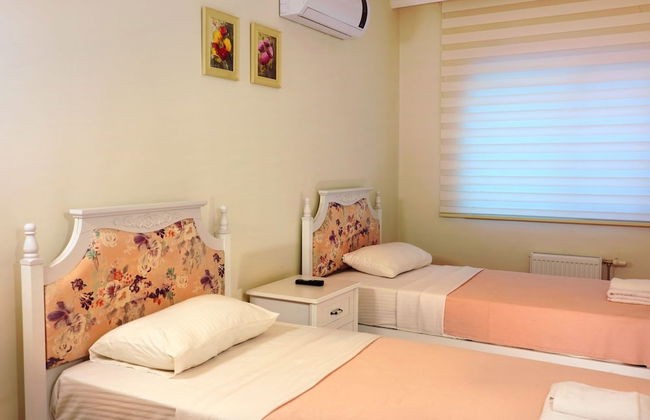 Zenofon Residence - Photo 13