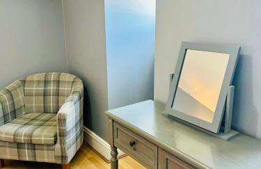 4-Bedroom House 5 mins to Beach & Parking - Foto 41