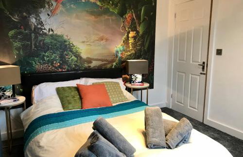 Stylish 3 Bedroom House Only 5 Mins From M6/m58 - Foto 49