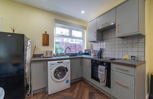 Beautiful Three Bedroom House - Manchester Escape - Foto 9