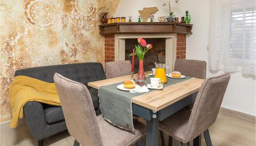 Awesome Home In Nedescina With Wifi - Foto 2