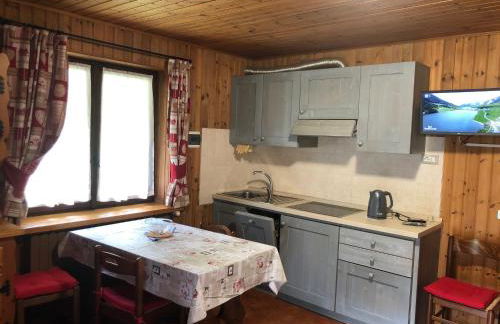 AMPIO MONOLOCALE IN CENTRO CHAMPOLUC - Foto 7