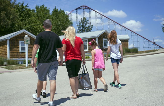 Worlds of Fun Village - Foto 36