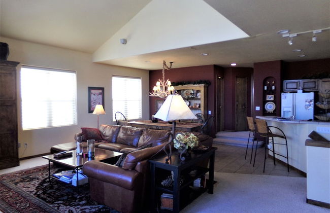 Fawn Townhome 4 bed 3 bath HTJP4 - Foto 12