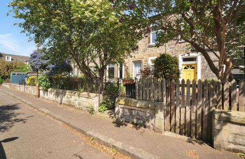 Cozy with Character Vibrant Cottage Style Flat at Leith Links Park - Photo 39