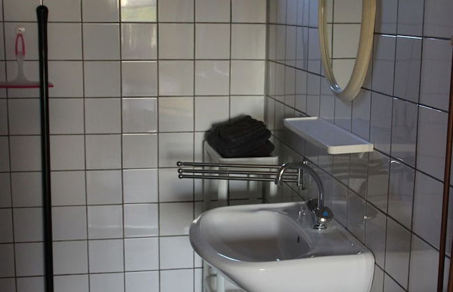 Cozy Vacation Home With Terrace - Photo 11