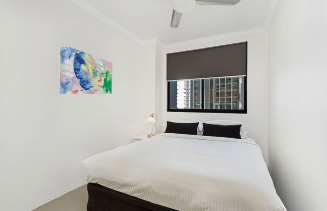 Republic Apartments - Photo 8