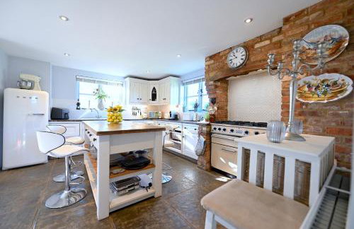 Beautiful Thatched Cottage Windsor Ascot Bracknell - Photo 33