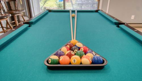 Catskills Getaway 3BR Retreat with Media Room, Near Casino, Bethel Woods and More - Foto 5, Game Room