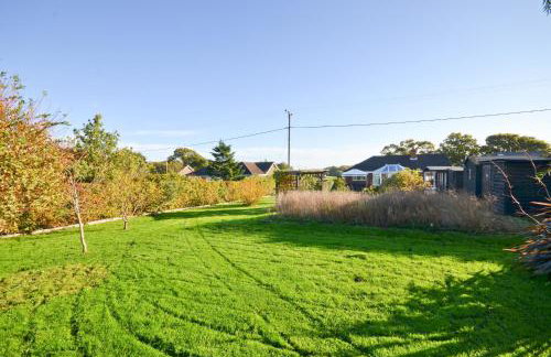 Dassia-Rural Bungalow, Dog Friendly with Hot Tub Near Gurnard - Foto 42