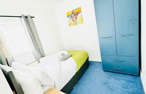 "The Cromwell" I Contractor's Haven Borehamwood I 3 - 6 Beds I Free Parking, Netflix & Sky Sports - Foto 6