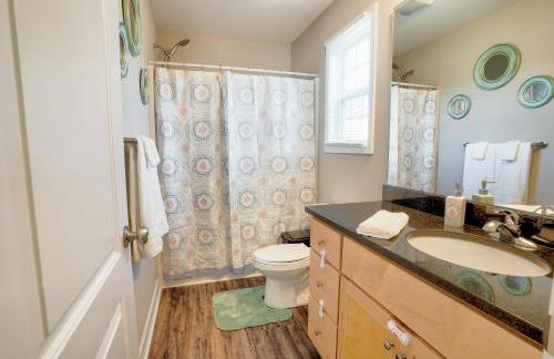 Kannapolis Elegant Townhouse - Pet Friendly - Photo 14