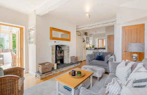 Toffee Apple - Photo 5