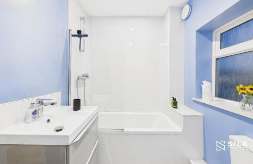 Refurbished 4-Bed, Open-Plan Living, Sleeps 10 - Foto 30