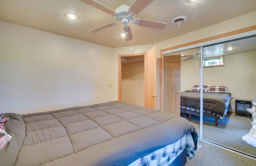 Lakefront Birchwood House with Deck and Fire Pit! - Foto 25