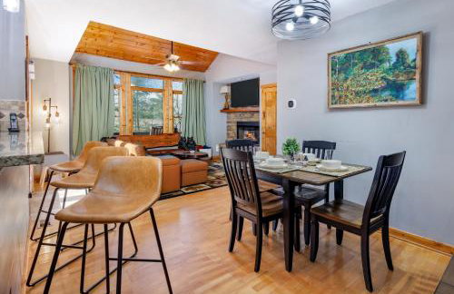 4 BR Mountain Cabin with Hot Tub & Fire Pit in GA - Foto 17