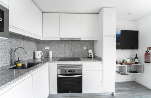 Brand new private modern apartment with Patio and Sea View - Photo 27