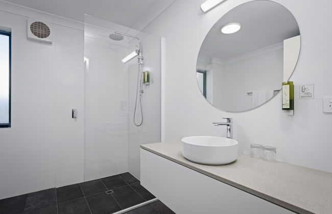 Broadwater Resort Como - Photo 17