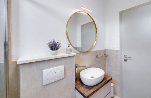 Villa Mirakul, new modern villa with swimming pool, close to the beach, children playroom, quiet area- by TRAVELER tourist agency Krk - ID 2680 - Foto 42