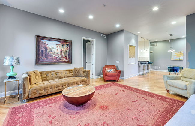 Heart of Dtwn Omaha: Historical Apt w/ Perks - Foto 4