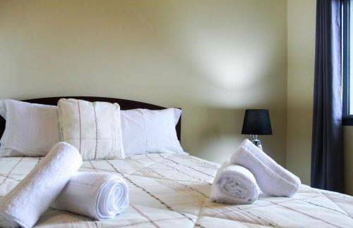 Waterfall House - Photo 17